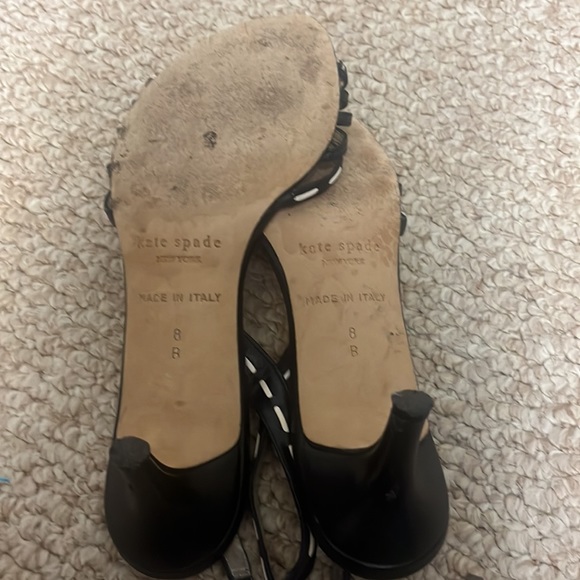 Black and white Kate spade heeled sandals 8B - Picture 3 of 3